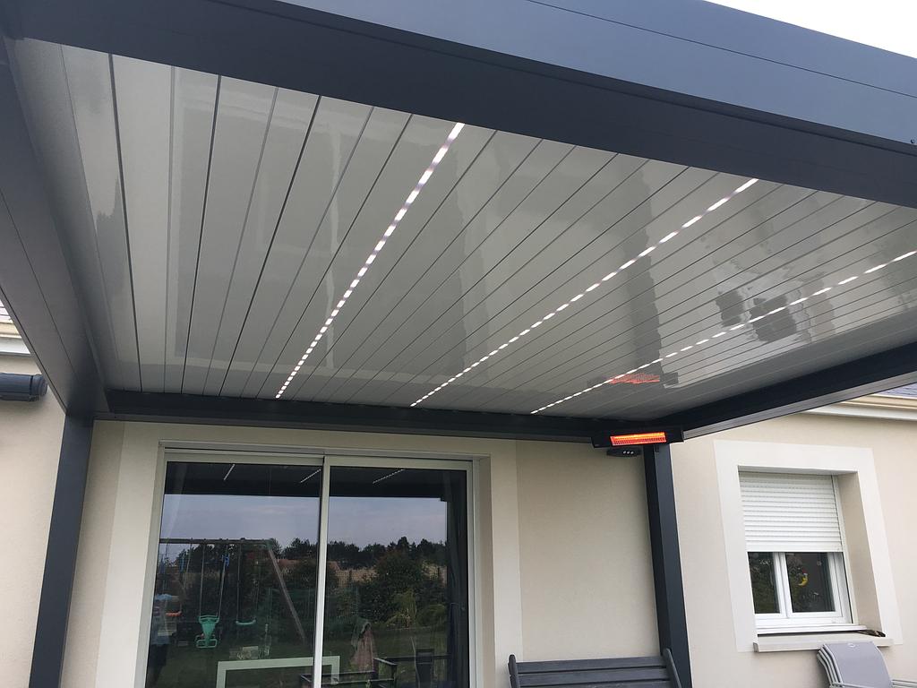 Pergolas & stores